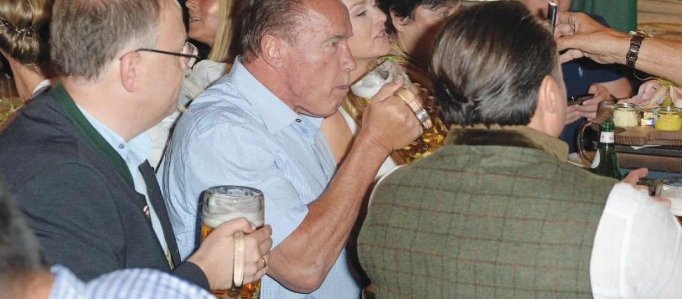 «Λάμπει» από έρωτα - Ο «Εξολοθρευτής» μας συστήνει την 27χρονη σύντροφό του (φώτο)